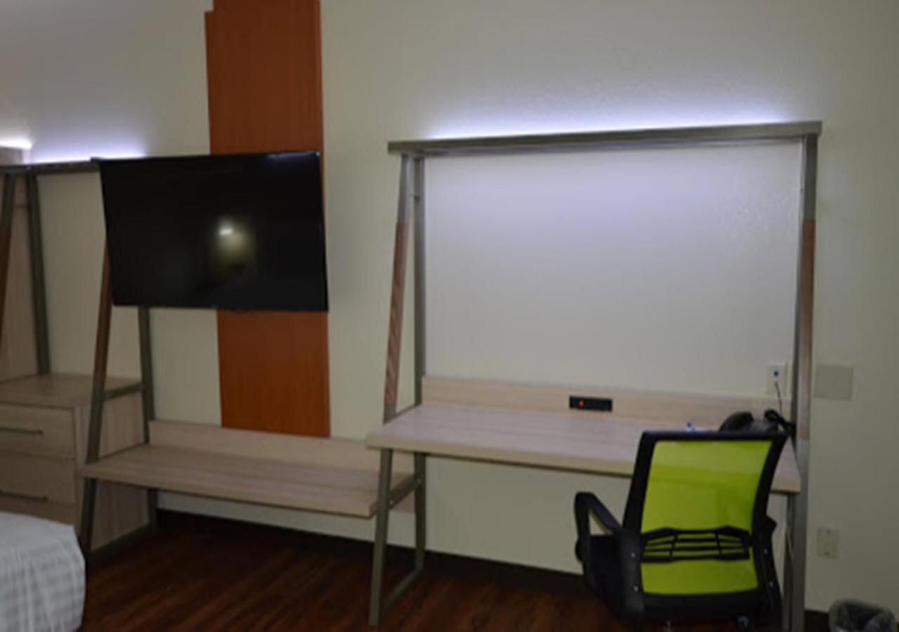 Express & Raymondville, An Ihg Raymondville
