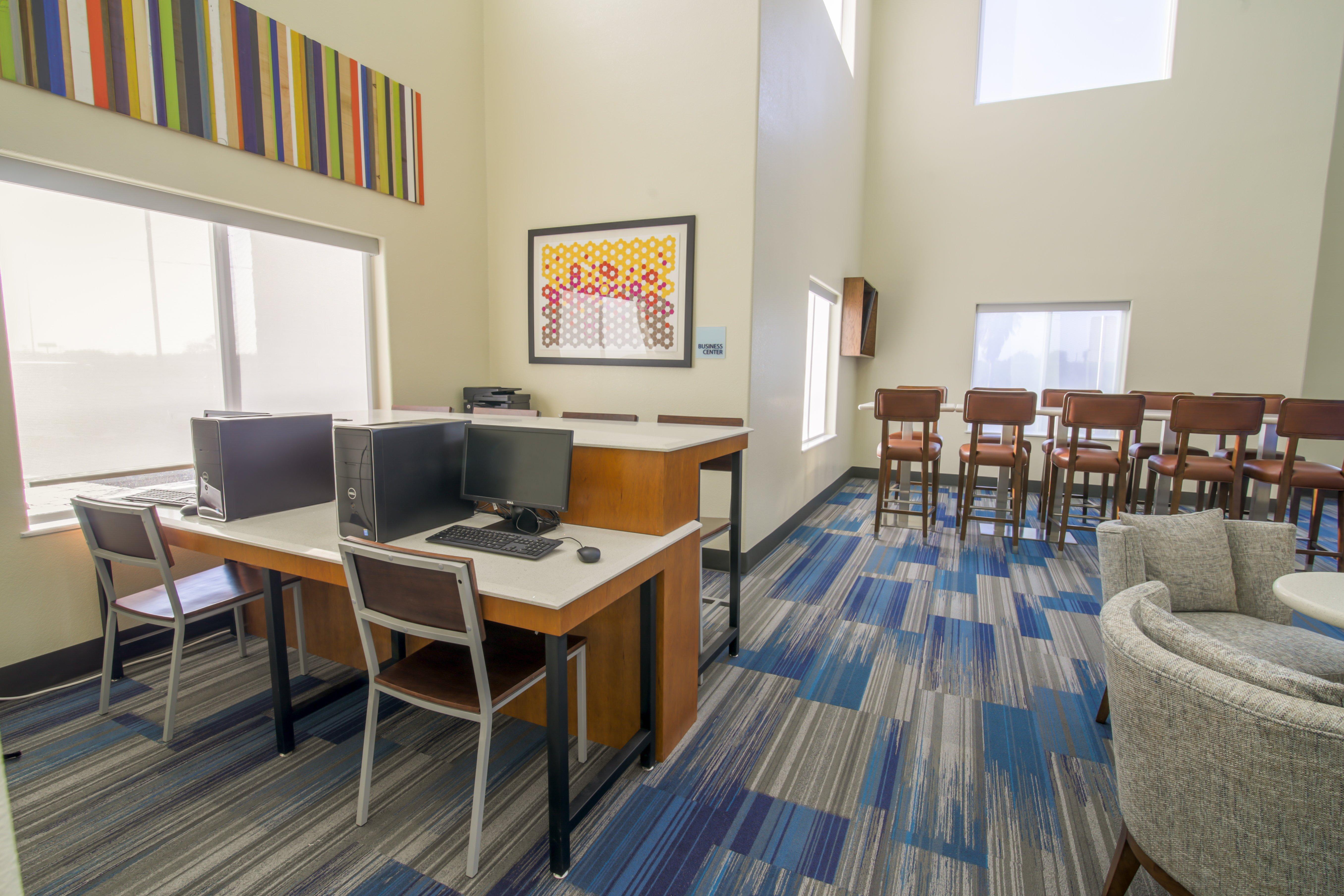 Hotel Express & Raymondville, An Ihg